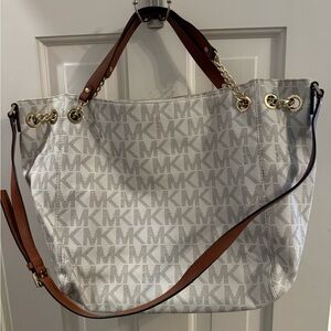 Michael Kors Signature Tote in Vanilla! NWOT!